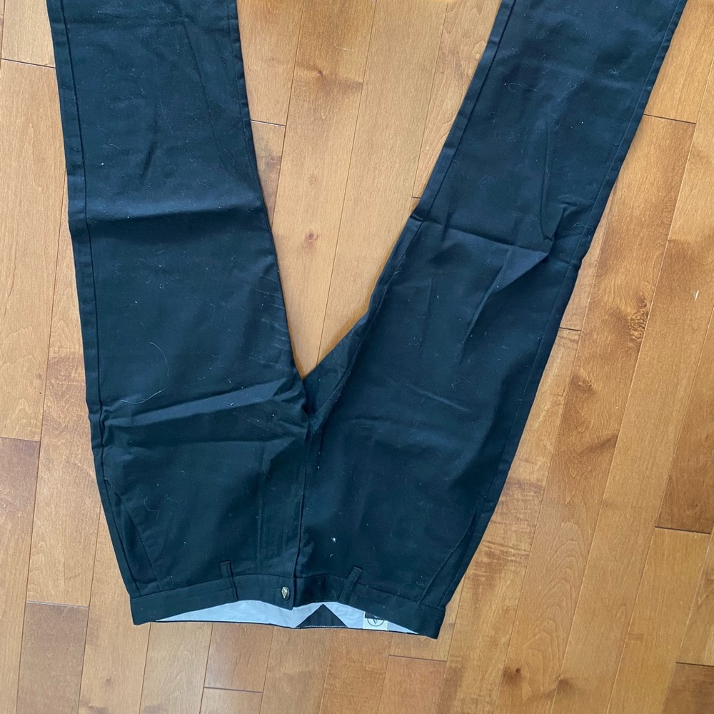 NWOT: Brand new Volcom Chinos pants
